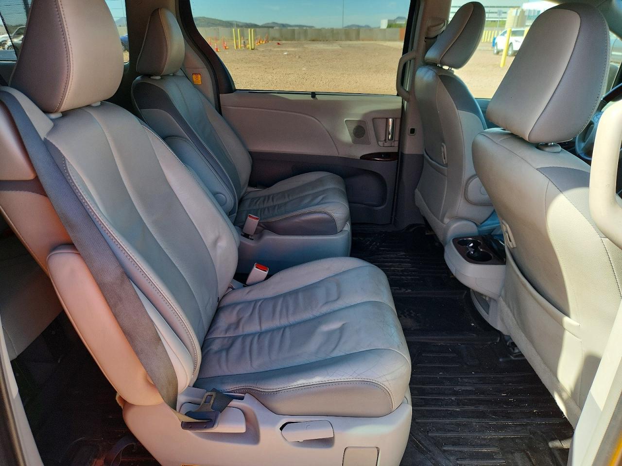 2013 Toyota Sienna xle