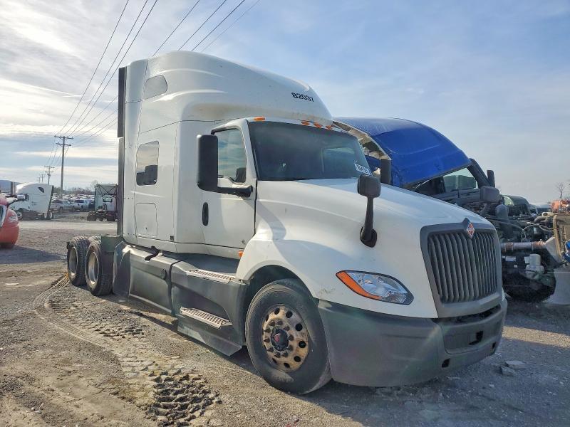 2022 International Lt625-semi Truck