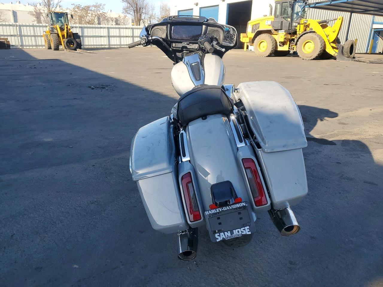 2025 Harley-Davidson Flhx