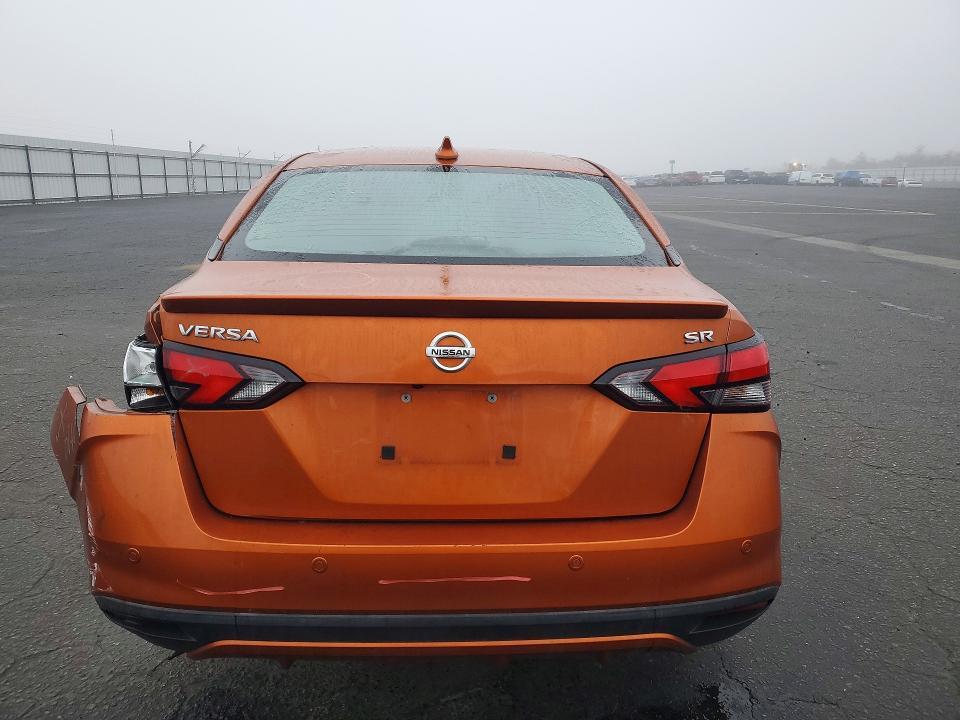 2022 Nissan Versa sr