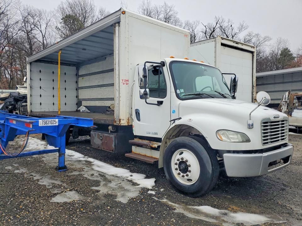 2015 Freightliner Business Class M2 box Truck
