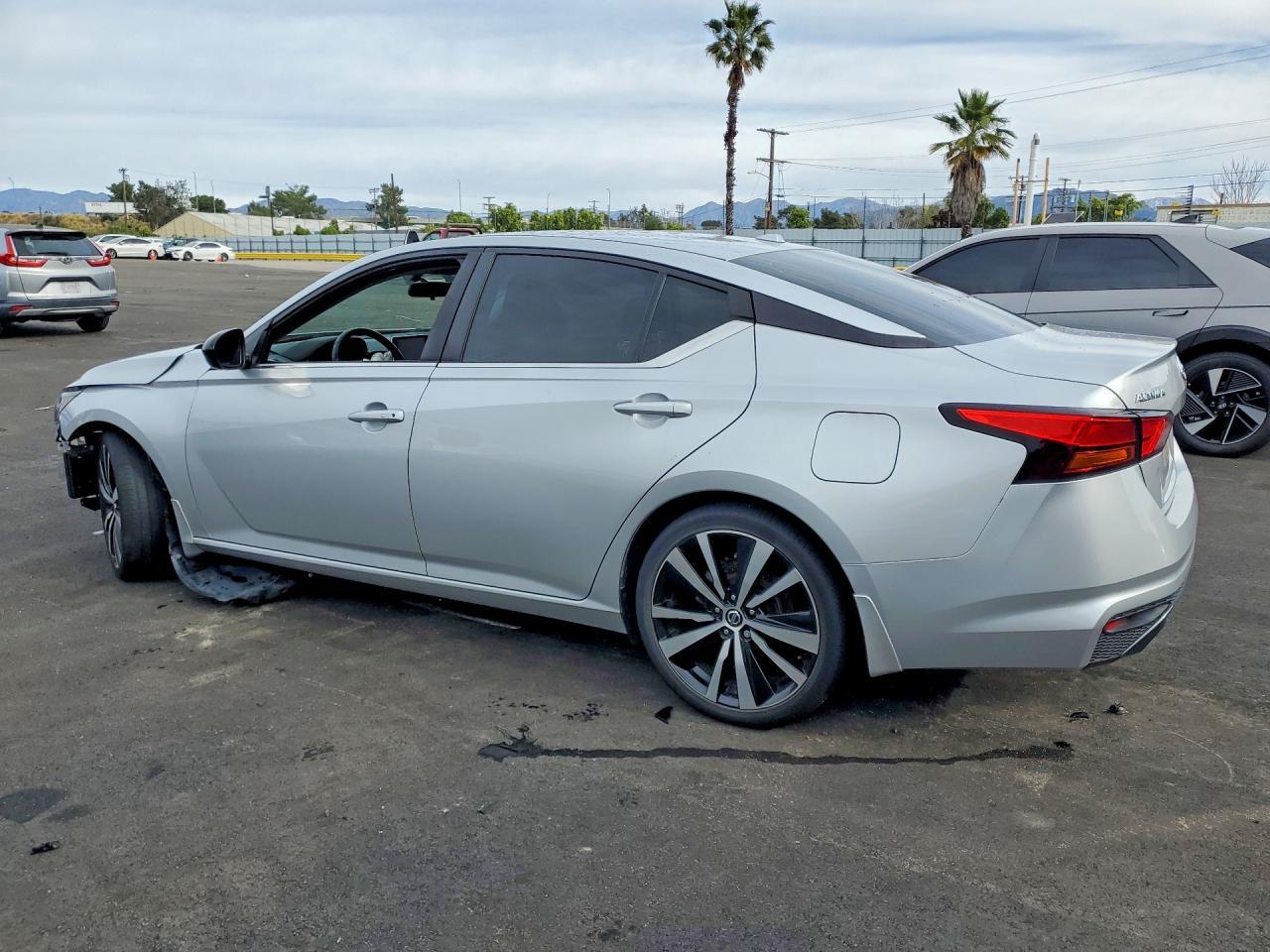 2019 Nissan Altima sr