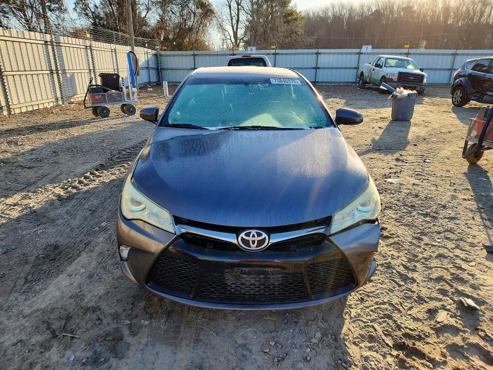 2016 Toyota Camry le