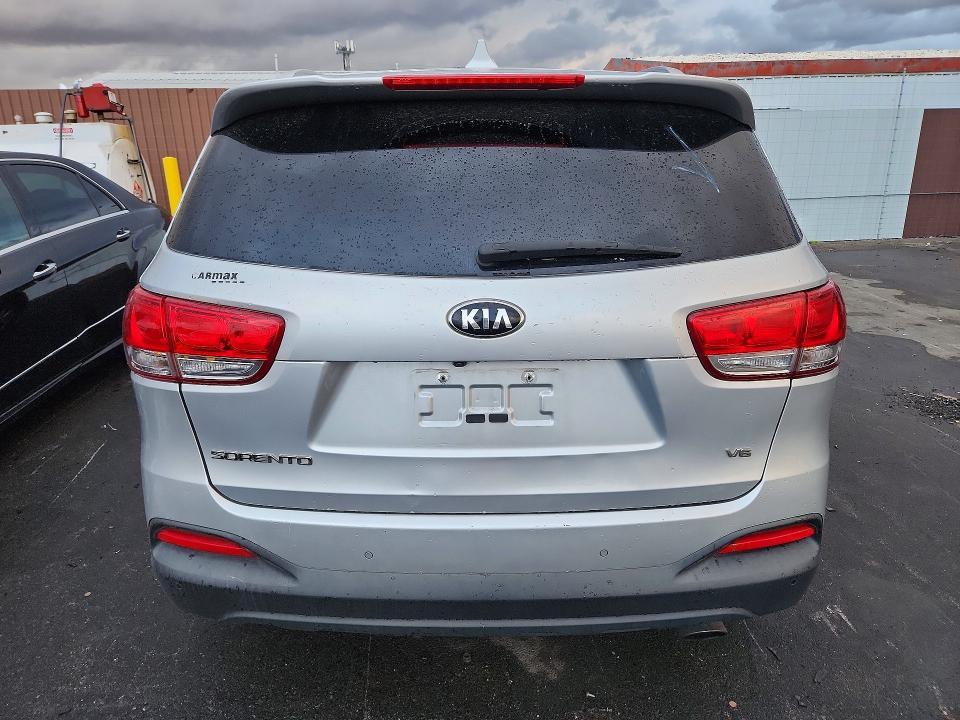 2018 KIA Sorento lx V6