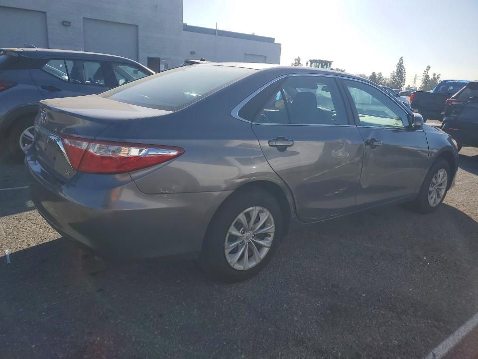 2016 Toyota Camry le