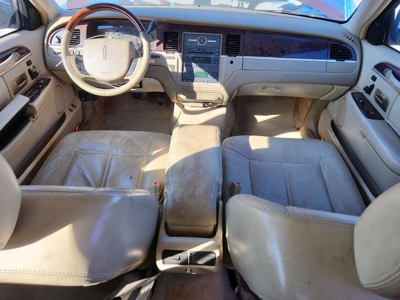 2006 Lincoln Town car Signature Limited
