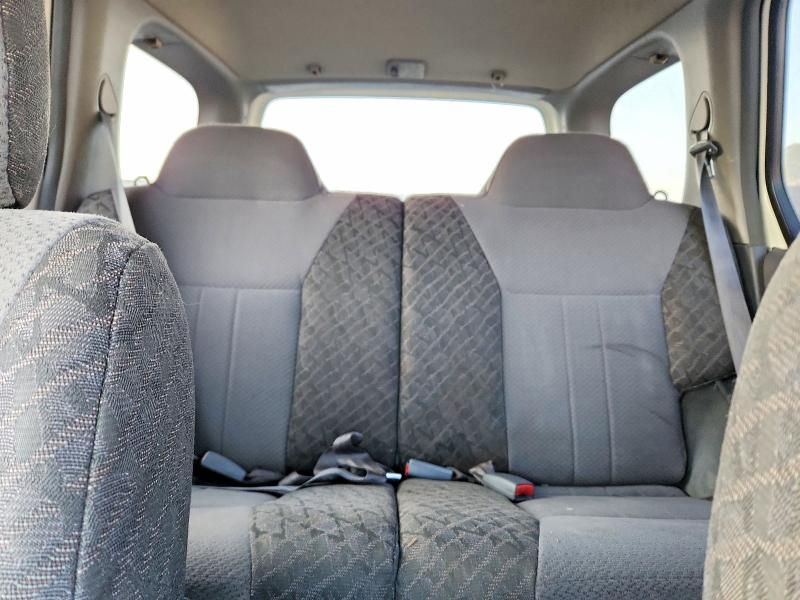 2000 Nissan Xterra xe