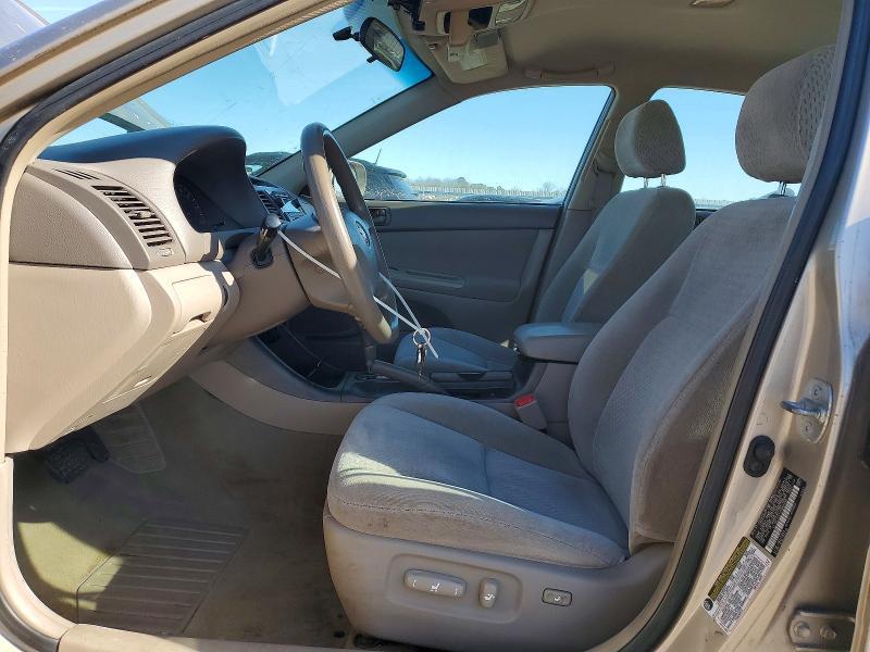 2004 Toyota Camry le