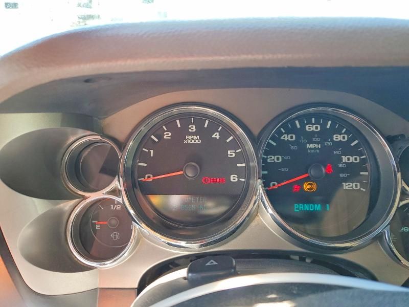 2009 Chevrolet Silverado Flatbed Truck