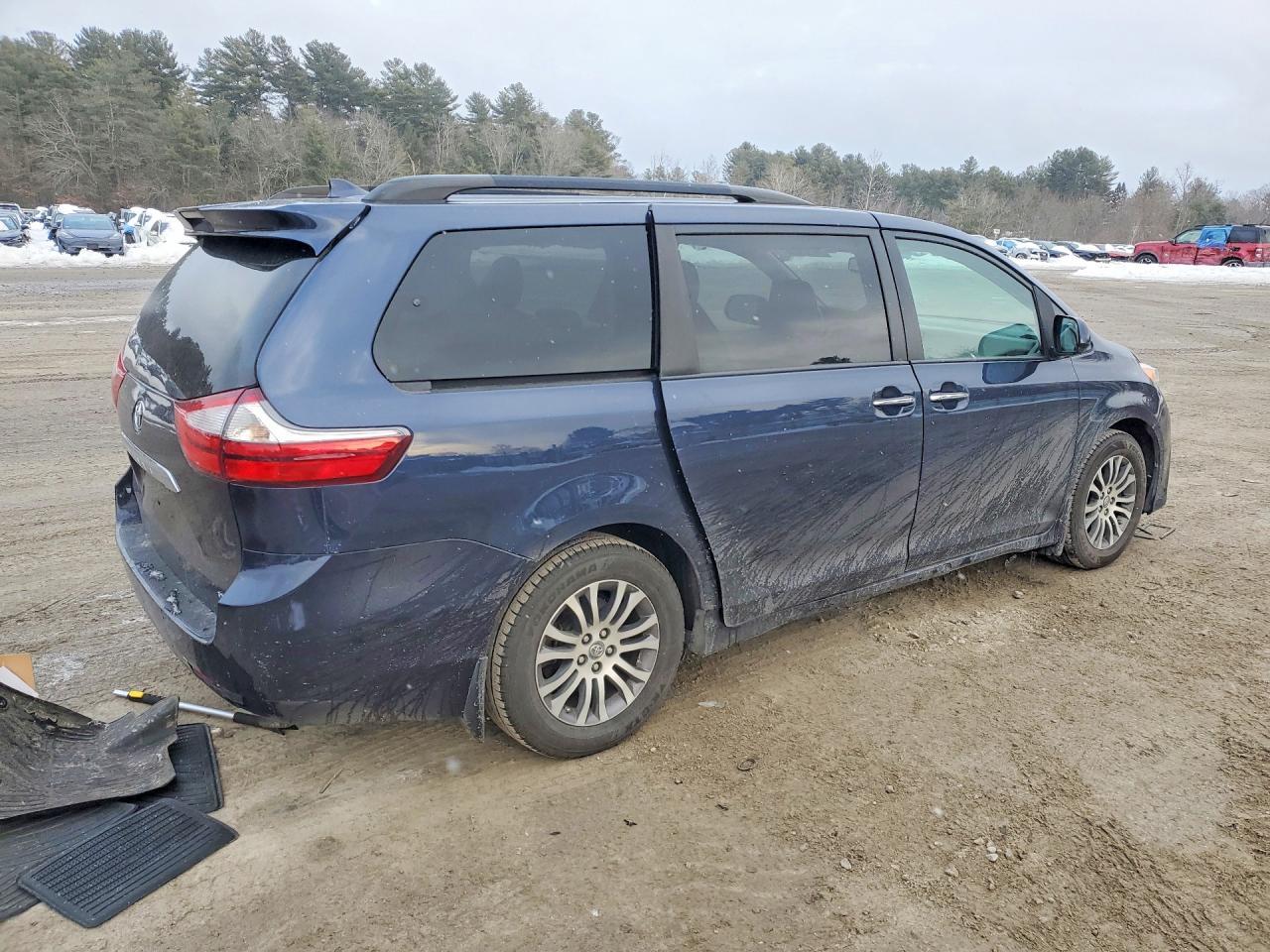 2018 Toyota Sienna xle