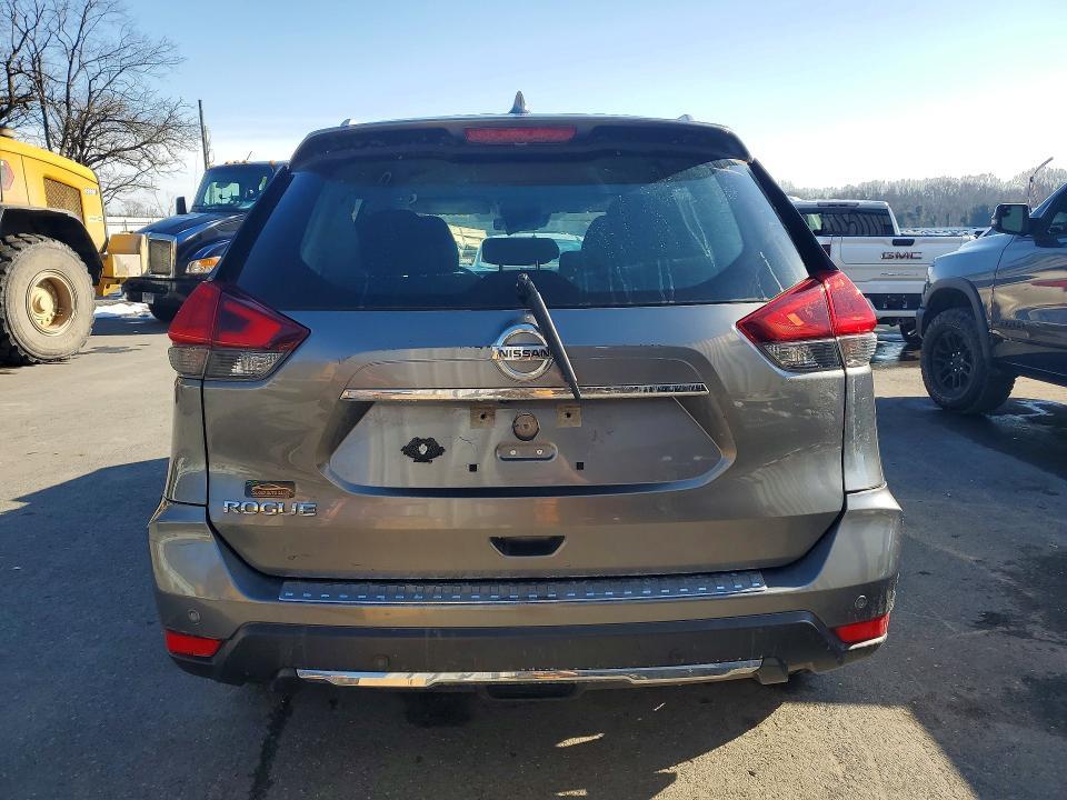 2020 Nissan Rogue sv