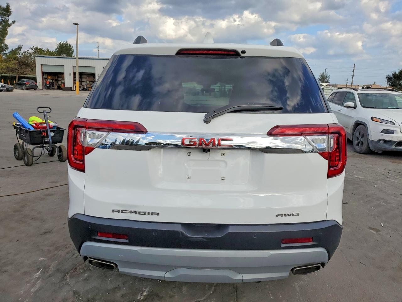 2023 GMC Acadia slt