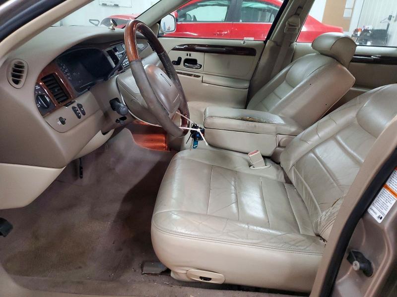 2002 Lincoln Town car Signature