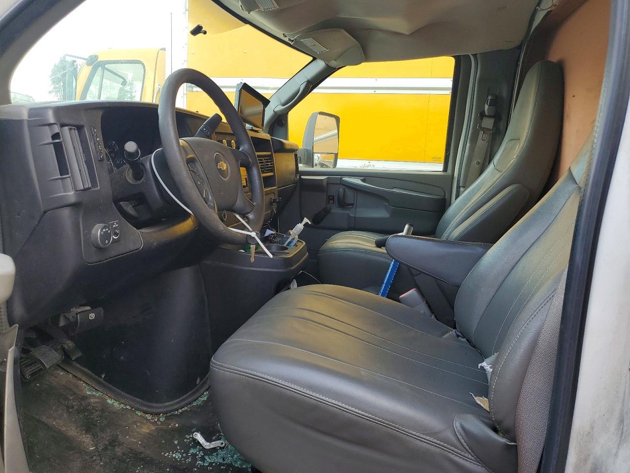 2012 Chevrolet Express G3500 BOX Truck