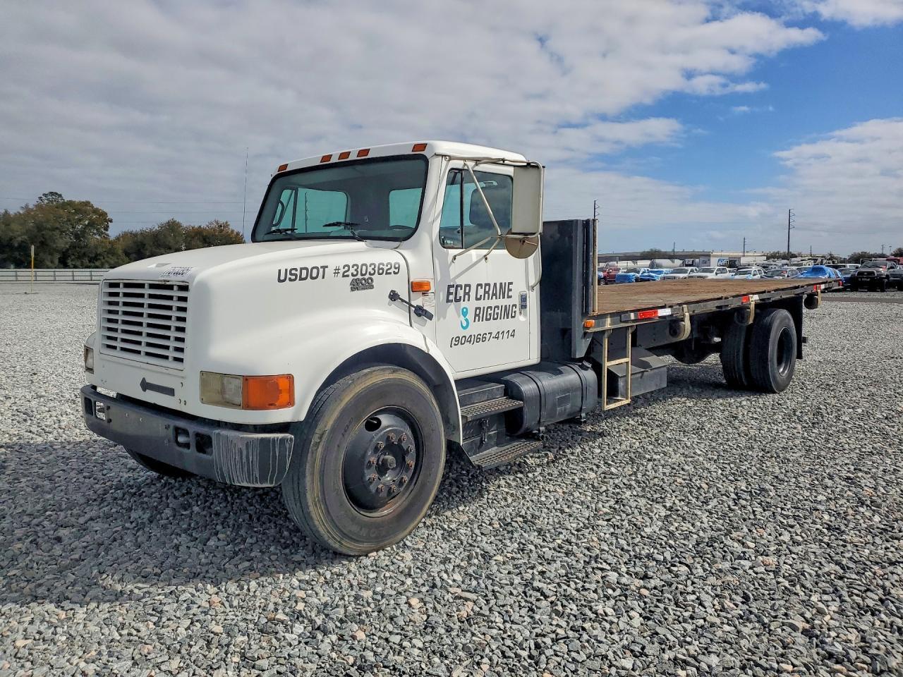 1996 International 4900 Flatbed Truck