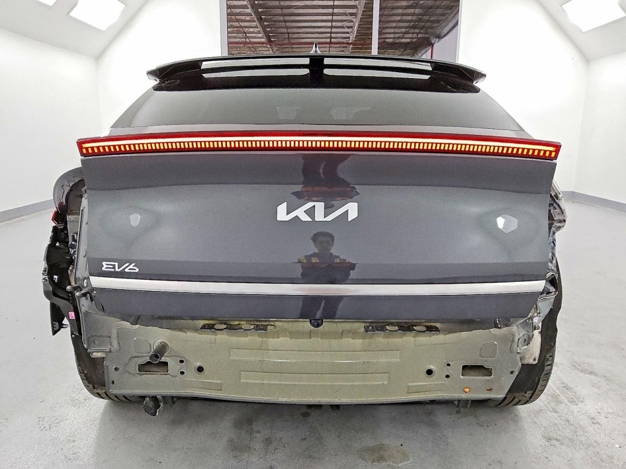 2024 KIA EV6 Light