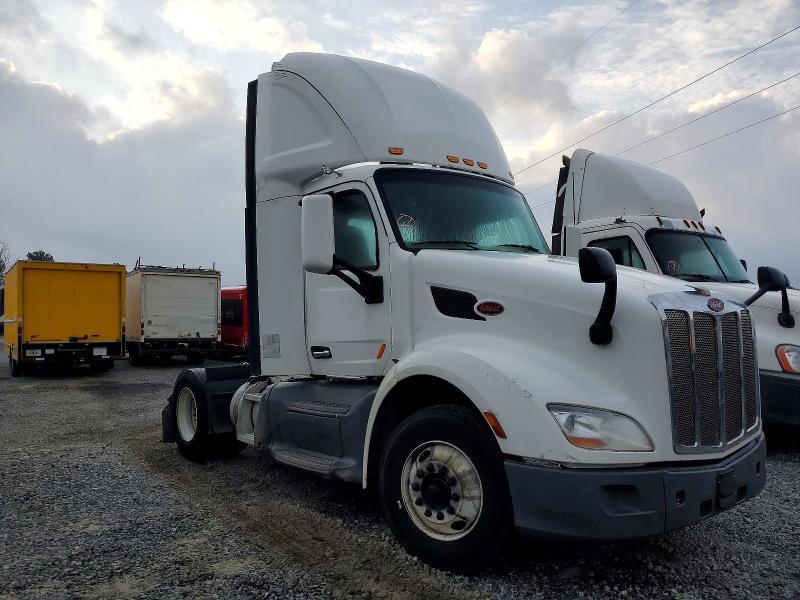 2018 Peterbilt 579 Semi Truck