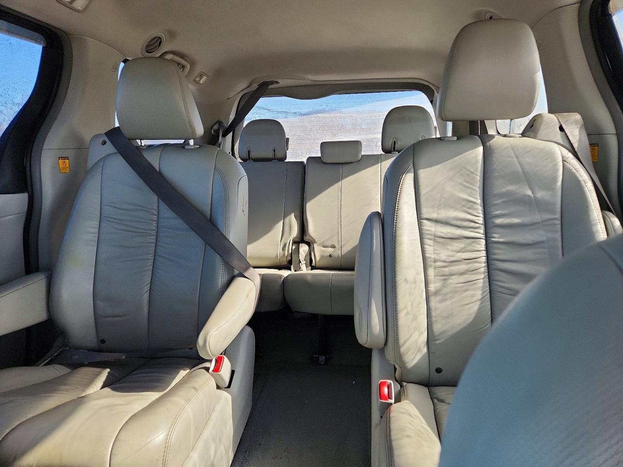 2011 Toyota Sienna xle