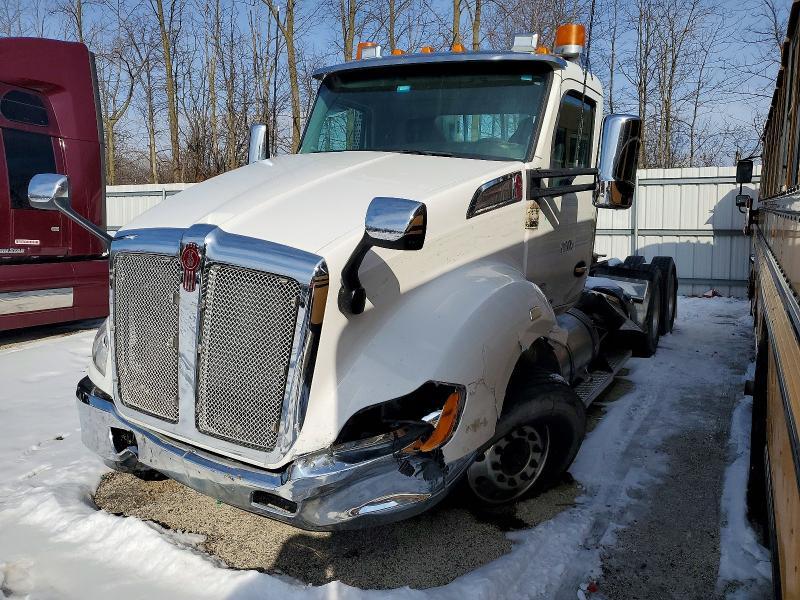 2022 Kenworth T680 Semi Truck