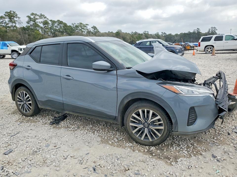 2021 Nissan Kicks sv