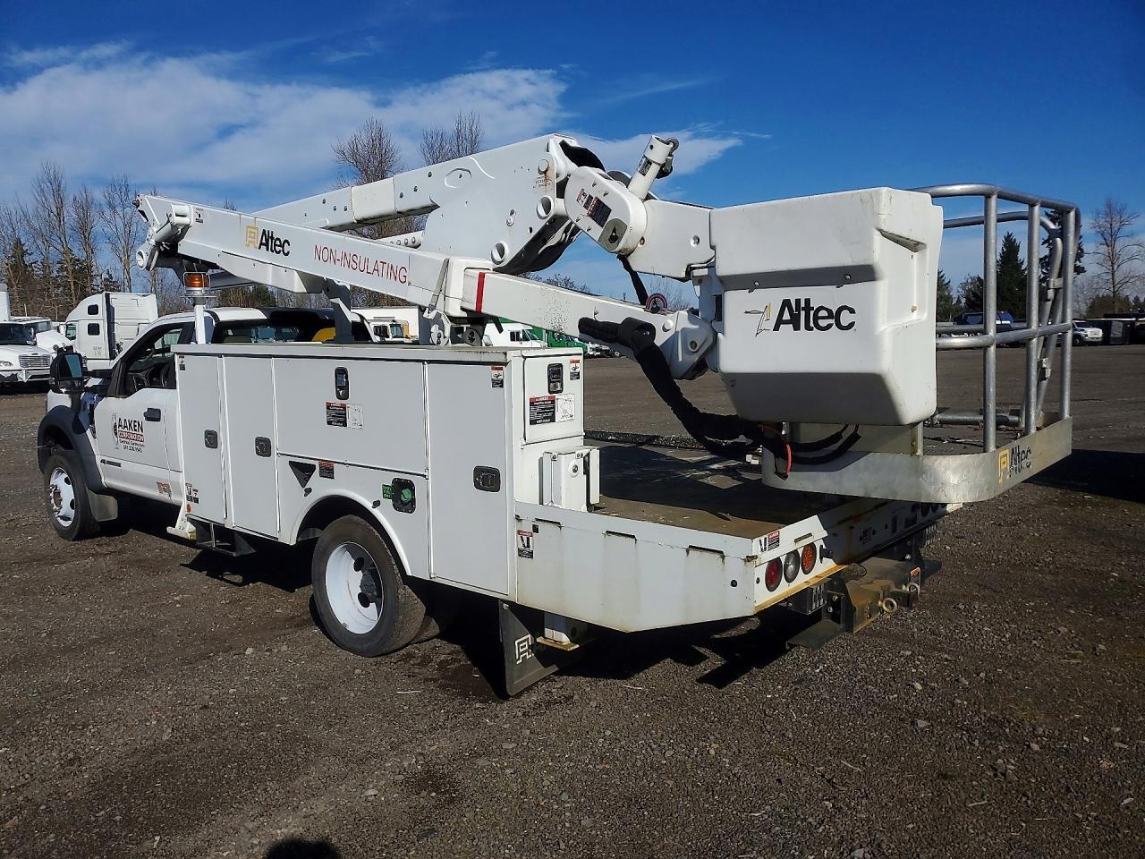 2019 Ford F550 Bucket Truck