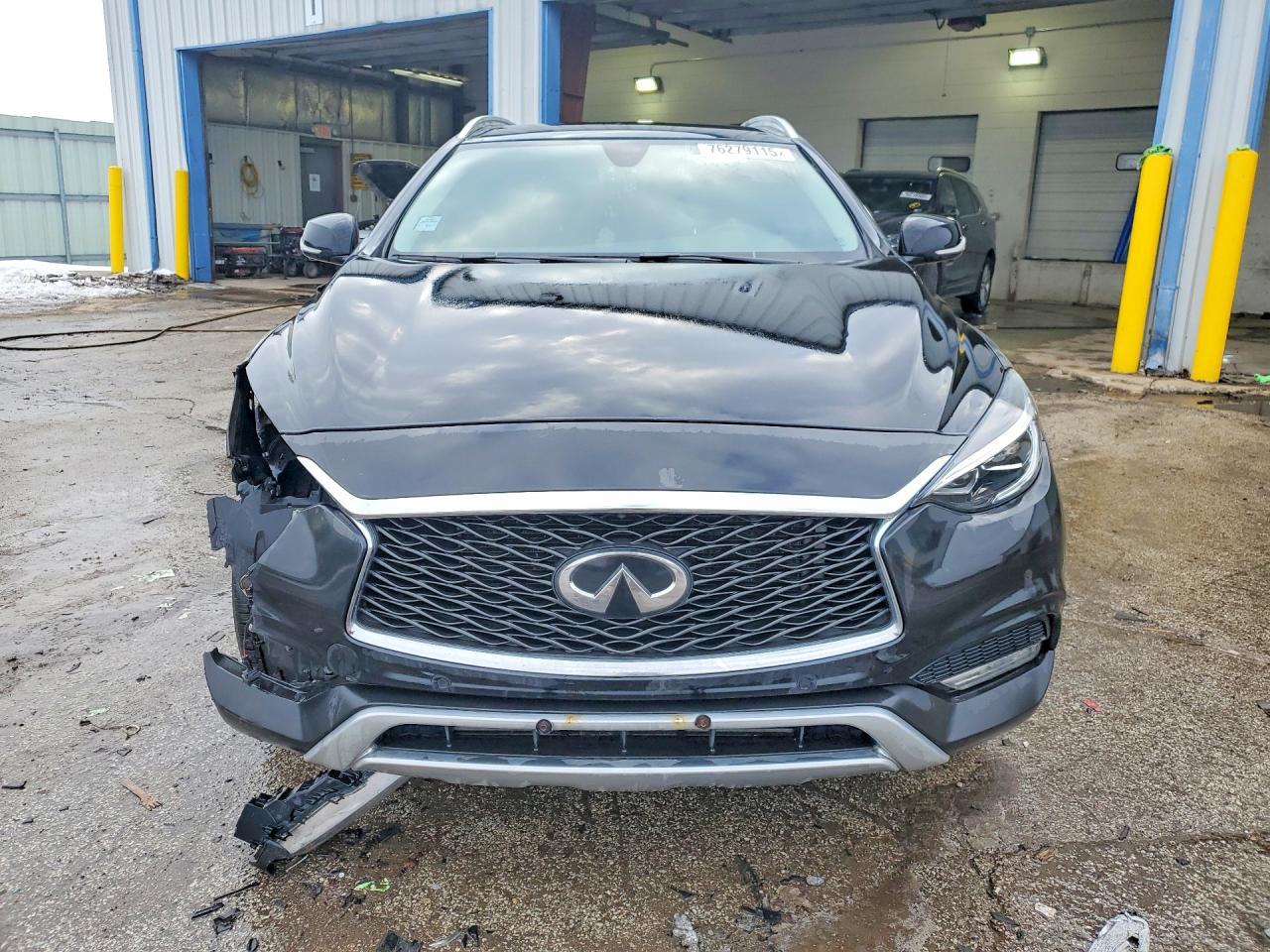 2018 Infinity Qx30