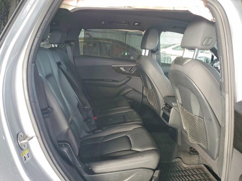 2020 Audi Q7 Premium Plus