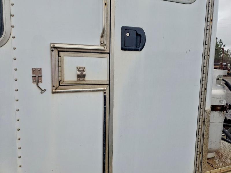 2003 Feathrlite 2003 Featherlite Fiber Optic Splicing Trailer