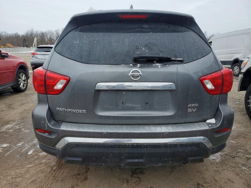 2020 Nissan Pathfinder sv
