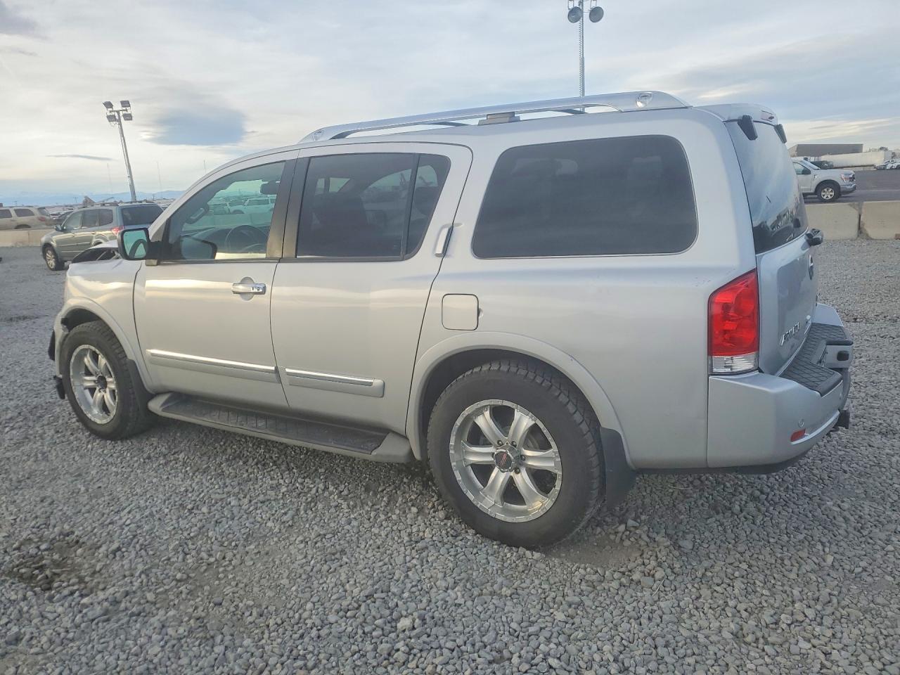 2013 Nissan Armada sv