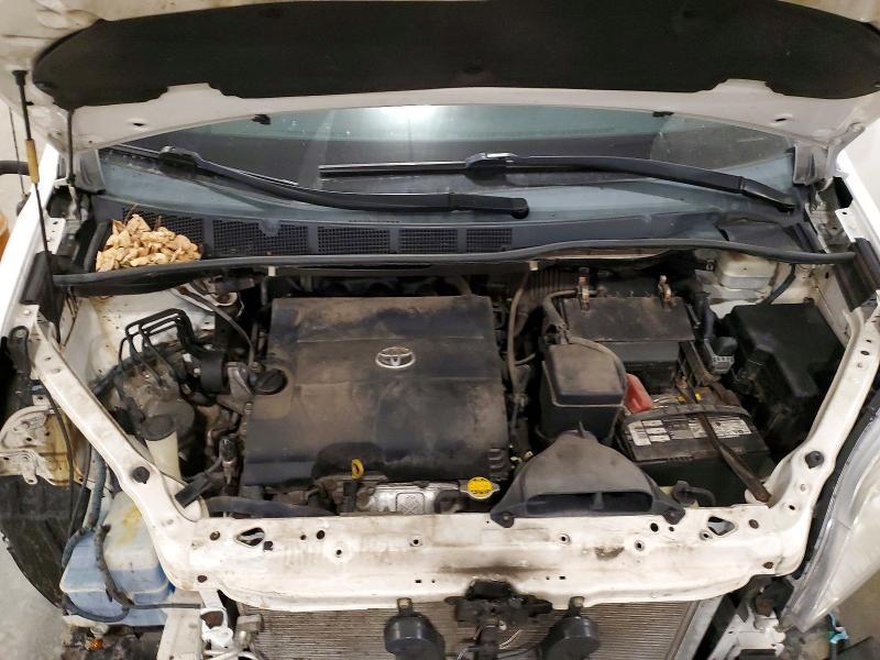 2011 Toyota Sienna le