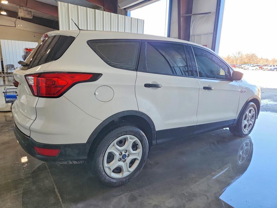 2019 Ford Escape s