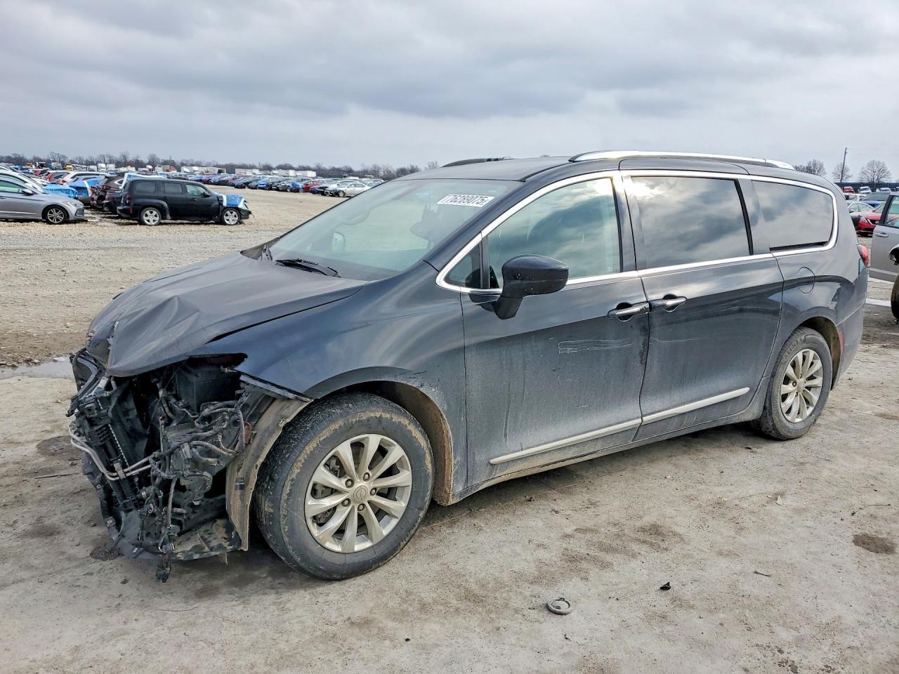 2018 Chrysler Pacifica Touring l