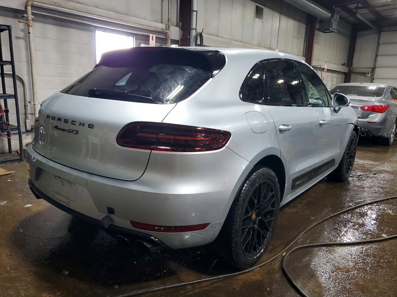 2017 Porsche Macan gts