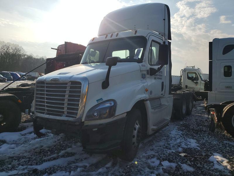 2017 Freigliner 2017 Freightliner Cascadia 1-Semi Truck