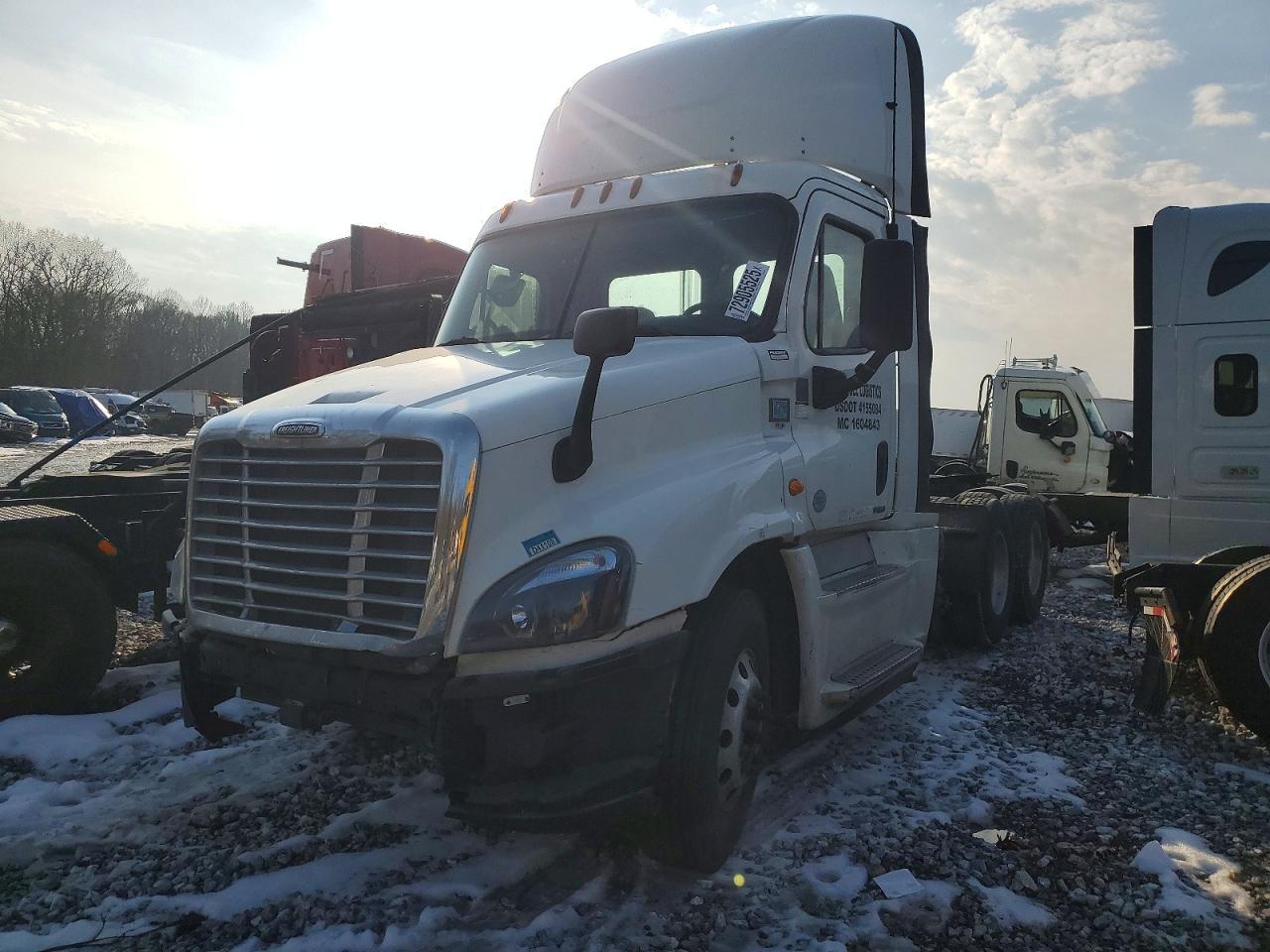 2017 Freigliner 2017 Freightliner Cascadia 1-Semi Truck