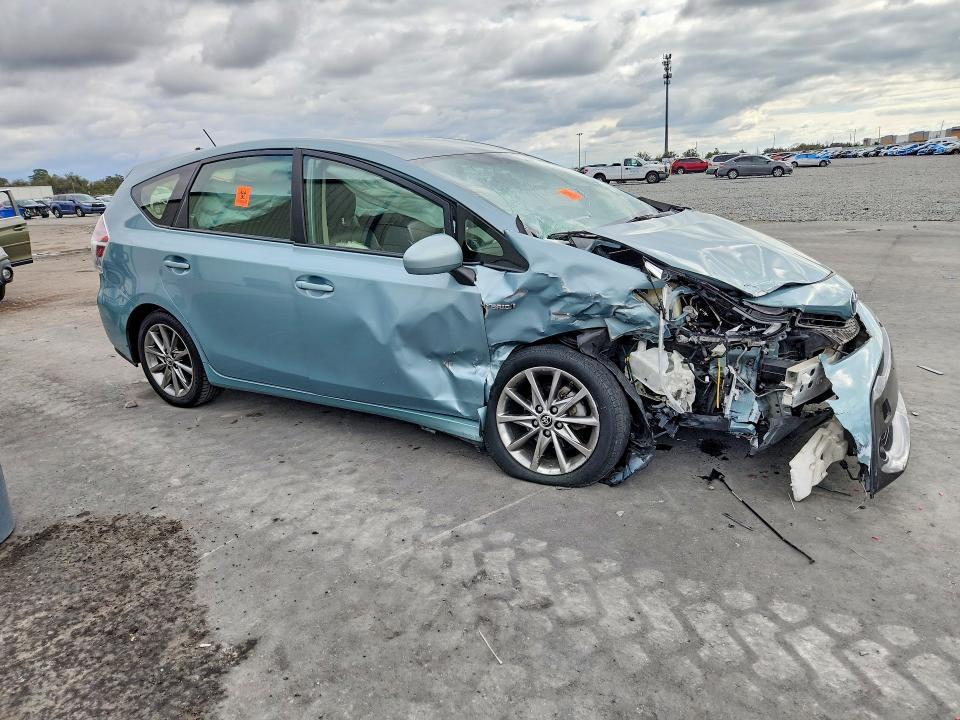 2015 Toyota Prius v Five