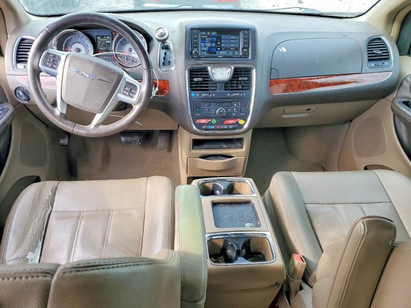 2013 Chrysler Town & Country Touring