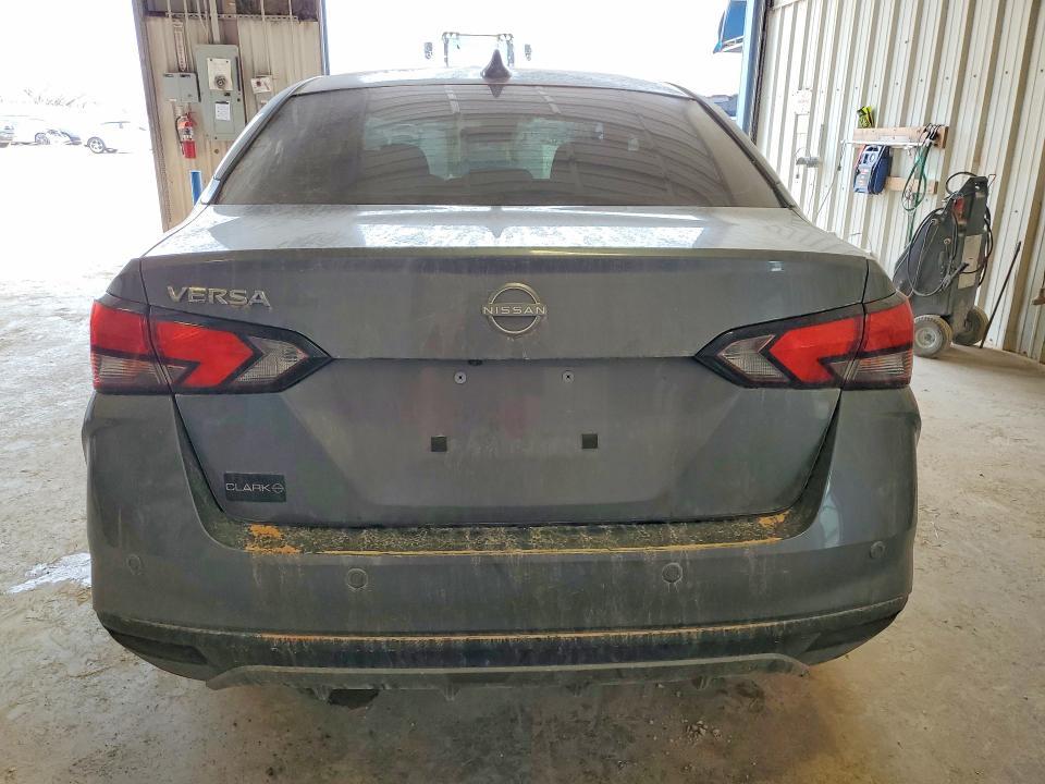 2025 Nissan Versa sv