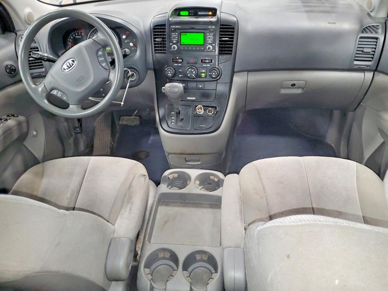 2012 KIA Sedona lx