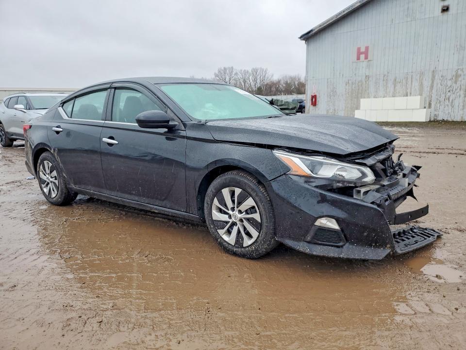 2020 Niss Altima s