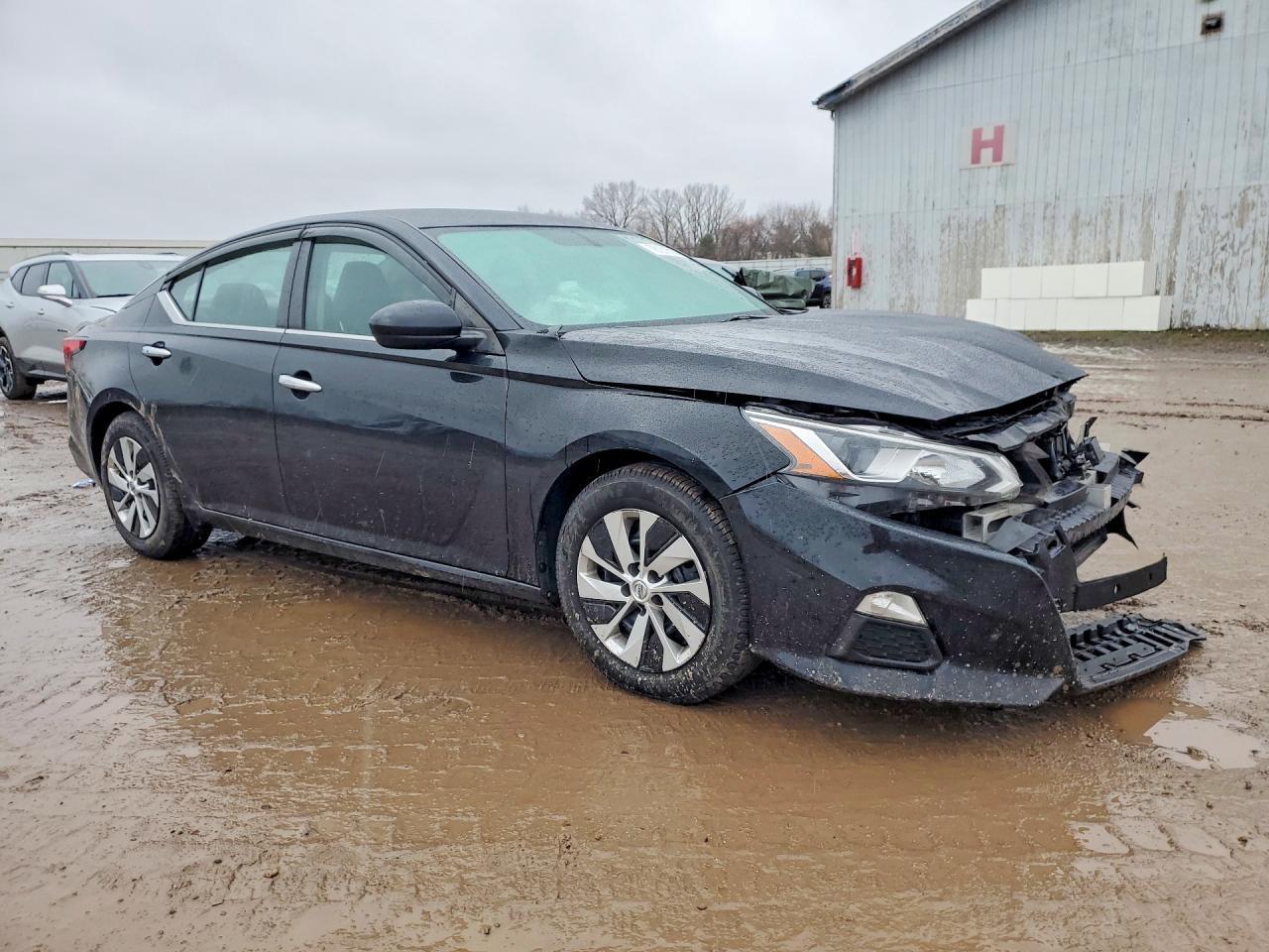 2020 Niss Altima s