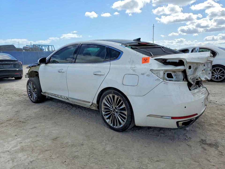 2017 KIA Cadenza Premium