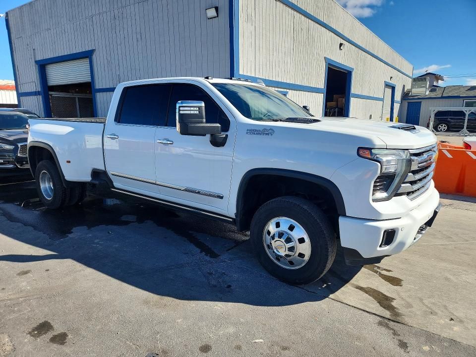 2024 Chevrolet Silverado K3500 High Country