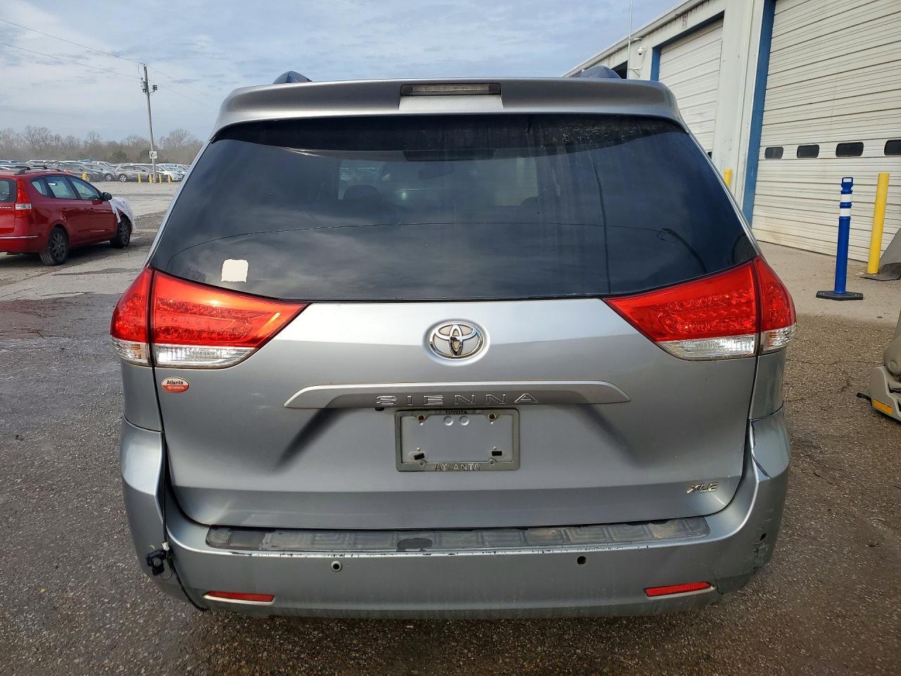 2011 Toyota Sienna xle