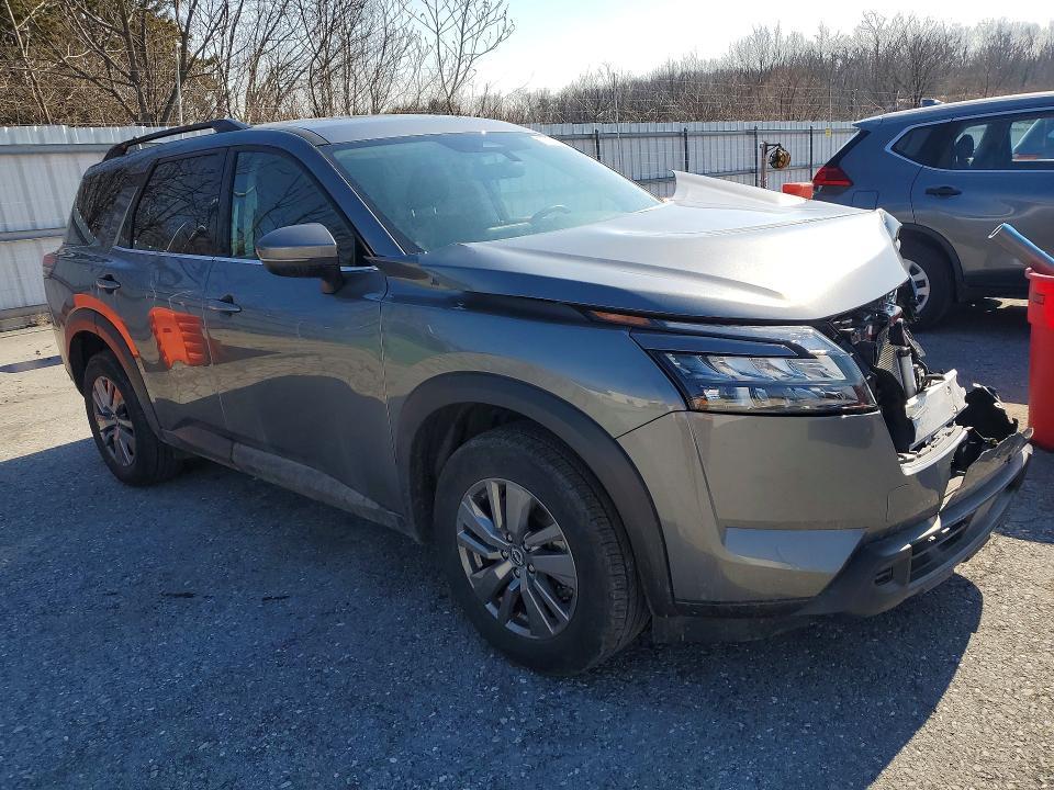2025 Nissan Pathfinder sv