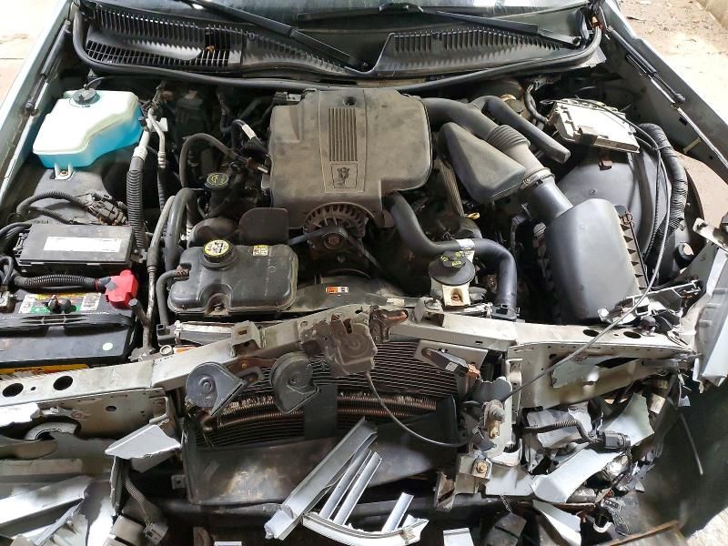 2006 Lincoln Town car Signature Limited