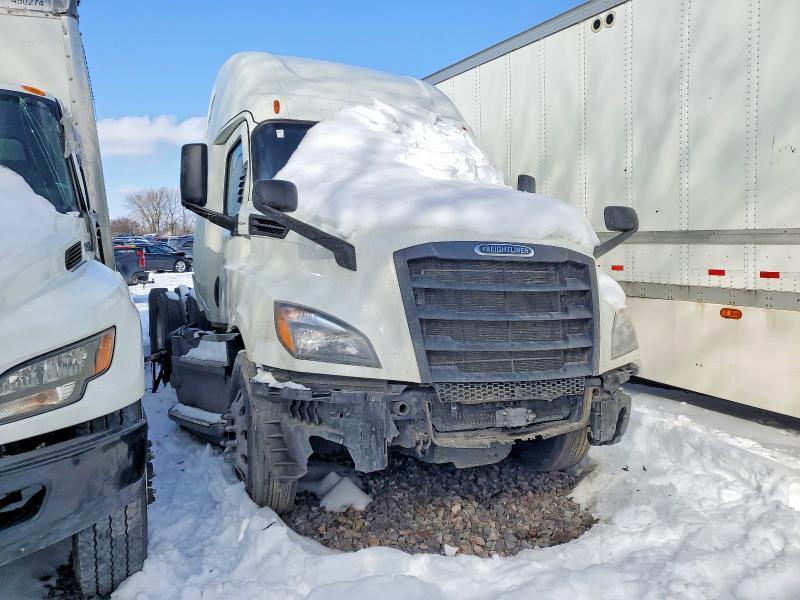 2020 Freigliner Cascadia 126