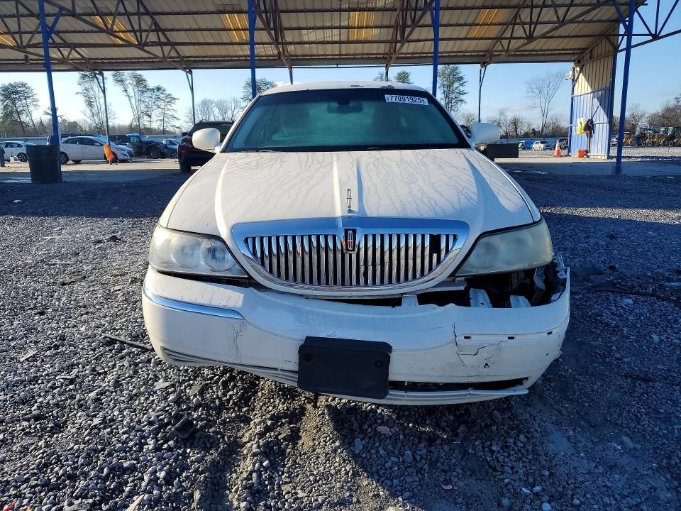 2007 Lincoln Town car Signature