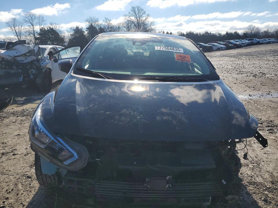 2024 Nissan Versa sv
